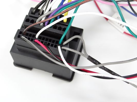 El montaje de arneses electrónicos de alambre para automóviles es profesional