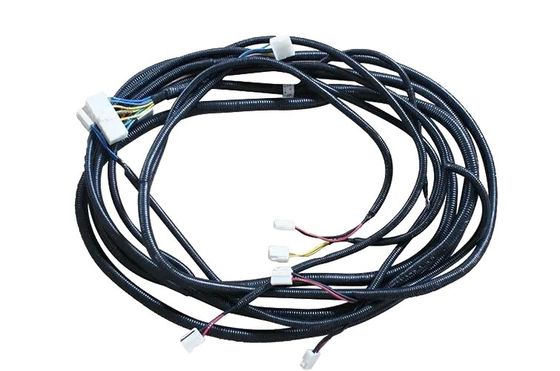 En el caso de los equipos de carga, el conjunto de cables de arnés de baja tensión de 24 V de interfaz CC